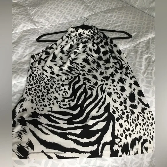 Shoulderless black and white top - Picture 2 of 5